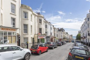 Waterloo Street | Wikimedia Commons