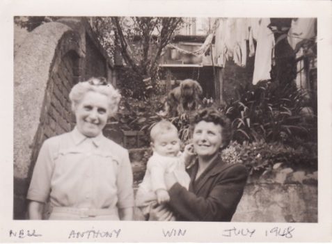 Photo of Nell, Win Palmer and Anthony Palmer, July 1948