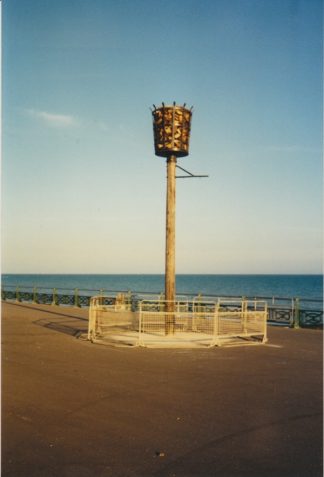 Photo of the unlit Armada beacon on Hove seafront
