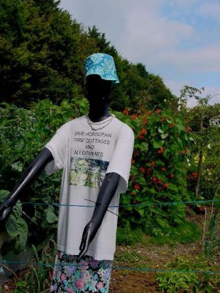 Protesting Mannequin, Horsdean | Photograph by Simon Tobitt