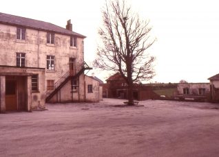 Fitzherbert School: click on image to open a large version in a new window | Photo by Mick Peirson