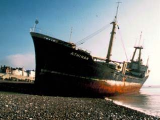 Athina B shipwreck on Brighton beach | From a private collection