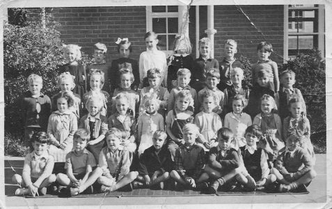 Class photograph 1953/54