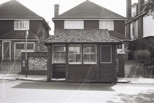 Tivoli Crescent tram shelter, Dyke Road Brighton | Photo by Martin Nimmo