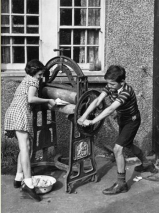 1940s mangle in the back yard | Royal Pavilion and Museums Brighton and Hove