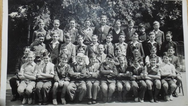 Class photo 1947/48: Junior School. Click on the image to open a large version in a new window. | From the private collection of Barry Upton