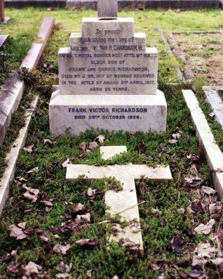 The grave of Victor Richardson M.C. | Photo by Alex Currie