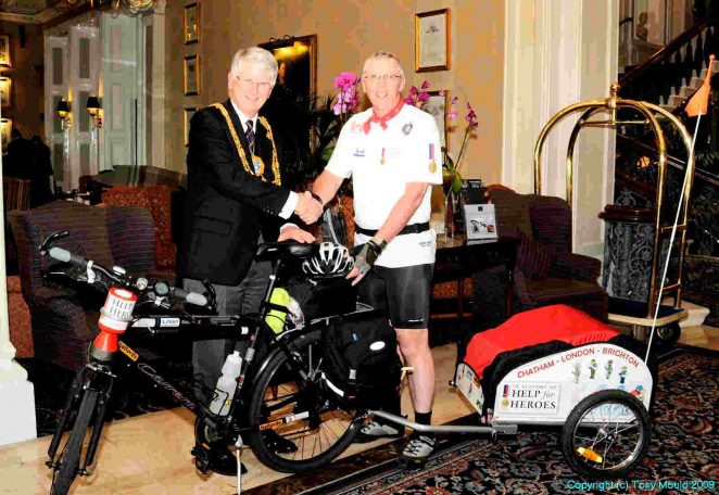 The Mayor of Brighton and Hove, Councillor Garry Peltzer Dunn and Major Robin Alexander | Photo by Tony Mould