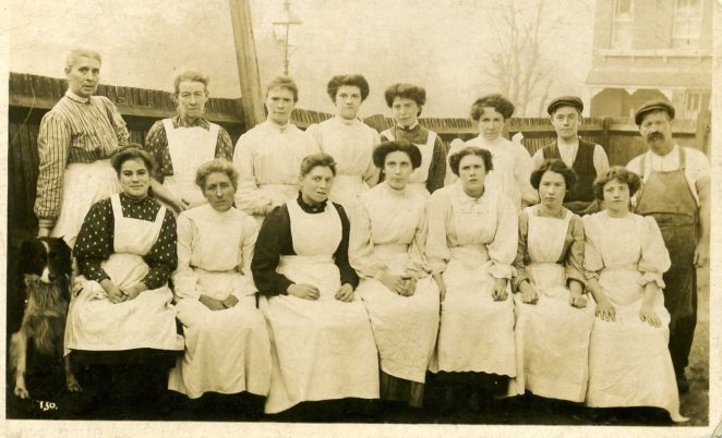 Mystery laundry workers | From the private collection of Dennis Parrett