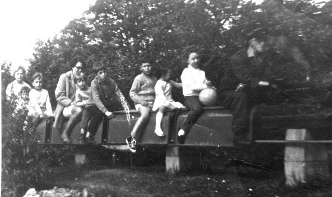 A family day out 40 years ago | From the private collection of Ron Charlton