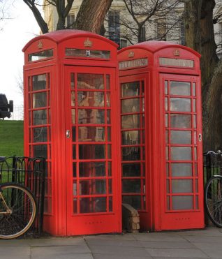 K6 style telephone kiosk | Photo by Tony Mould: click on the photograph to open a large version in a new window.