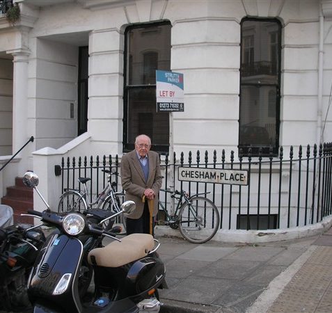 Les outside No 11 Chesham Place, 14th September 2007 - On the very spot where the bomb exploded, exactly 67 years before | Photo by Peter Groves