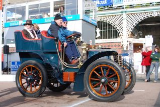 Competitors in the 2007 London to Brighton Veteran Car Rally | Photo by Tony Mould