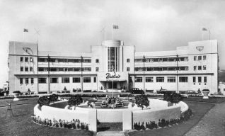 View of the front of the Butiln's Ocean Hotel c. 1950s. | From the private collection of Tony Drury