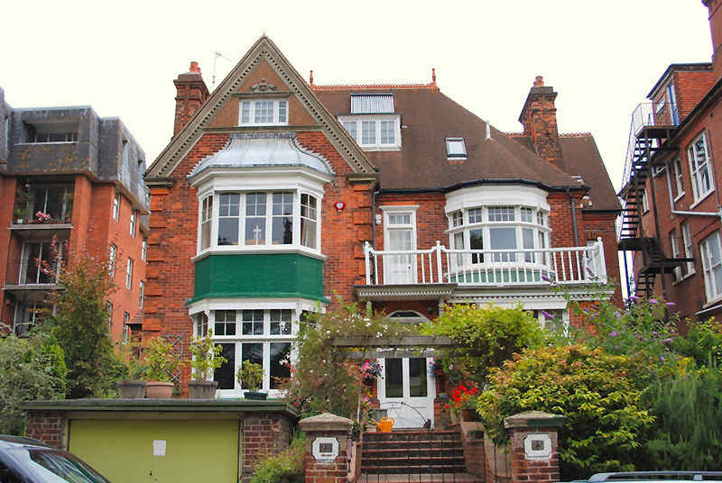 Developed with redbrick villas c1880 Preston Park Avenue My