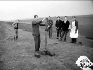 Still from the newsreel:link to movie in text | British Movietone News