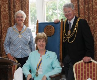 The Mayoress, Mrs Chip Peltzer Dunn, Councillor Pat Drake, The Mayor, Councillor Garry Peltzer Dunn | Photo by Tony Mould