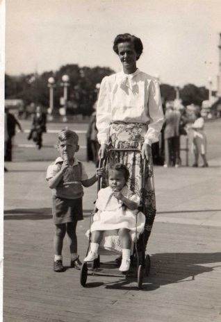 Roy (complete with knock knees!)with his mother and sister in 1947 | From the private collection of Roy Davis