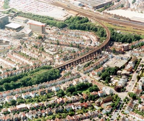 Aerial view of the London Road viaduct, 1991 | Picture contributed on 11-05-04 by Ian McKenzie, from private collection