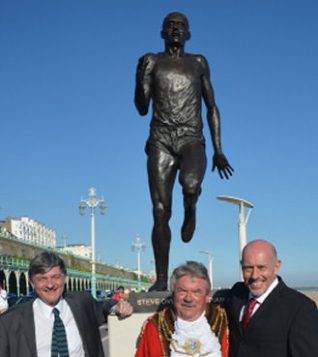 The bronze statue of Steve Ovett | Photo by Tony Mould