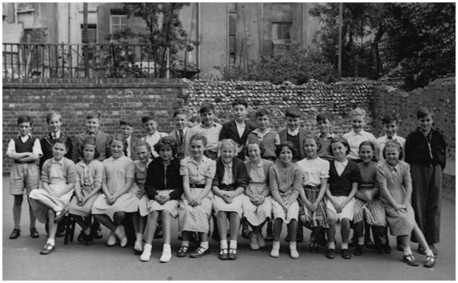 Mr Darby's class 1954: click on the photograph to open a large version in a new window. | From the private collection of Tom Paul
