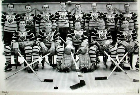 Old Brighton Tigers ice hockey team knitted jersey from the 1960's Uk Stock  Photo - Alamy