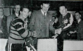 Tommy Farr greeting the Captain/Coach of the Brighton Tigers | From the private collection of Trevor Chepstow