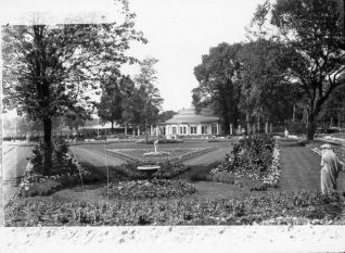 The Rotunda, Preston Park, c. 1930s | Reproduced with kind permission from 'Brighton and Hove in Pictures'